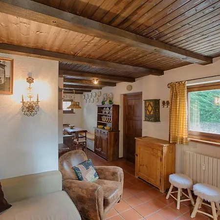 Joivy Idyllic Flat For 7 With Free Parking Close To Ski Lift * クールマイユール